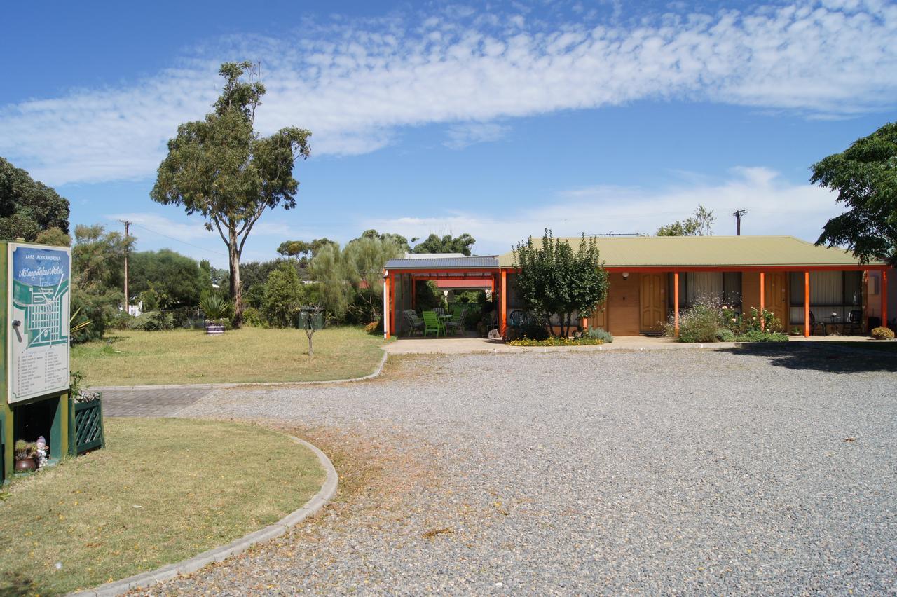 Milang Lakes Motel Exteriör bild